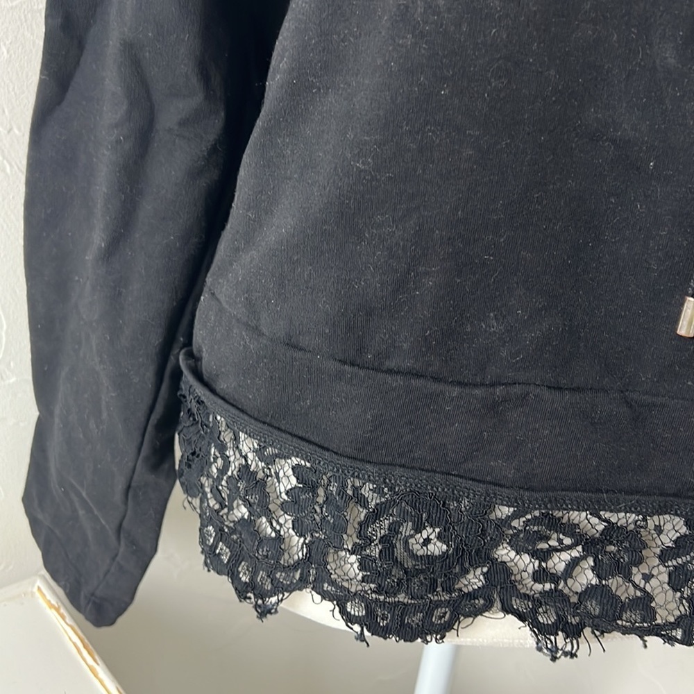 Chic Pearl Hoodie - Picture 3 of 3